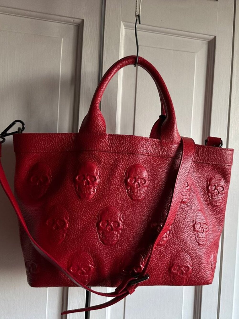NWT IO Pelle Italia Skull Red Crossbody Leather Bag With Long Strap & Dust Bag